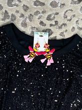 Load image into Gallery viewer, Threaded Bee Earrings
